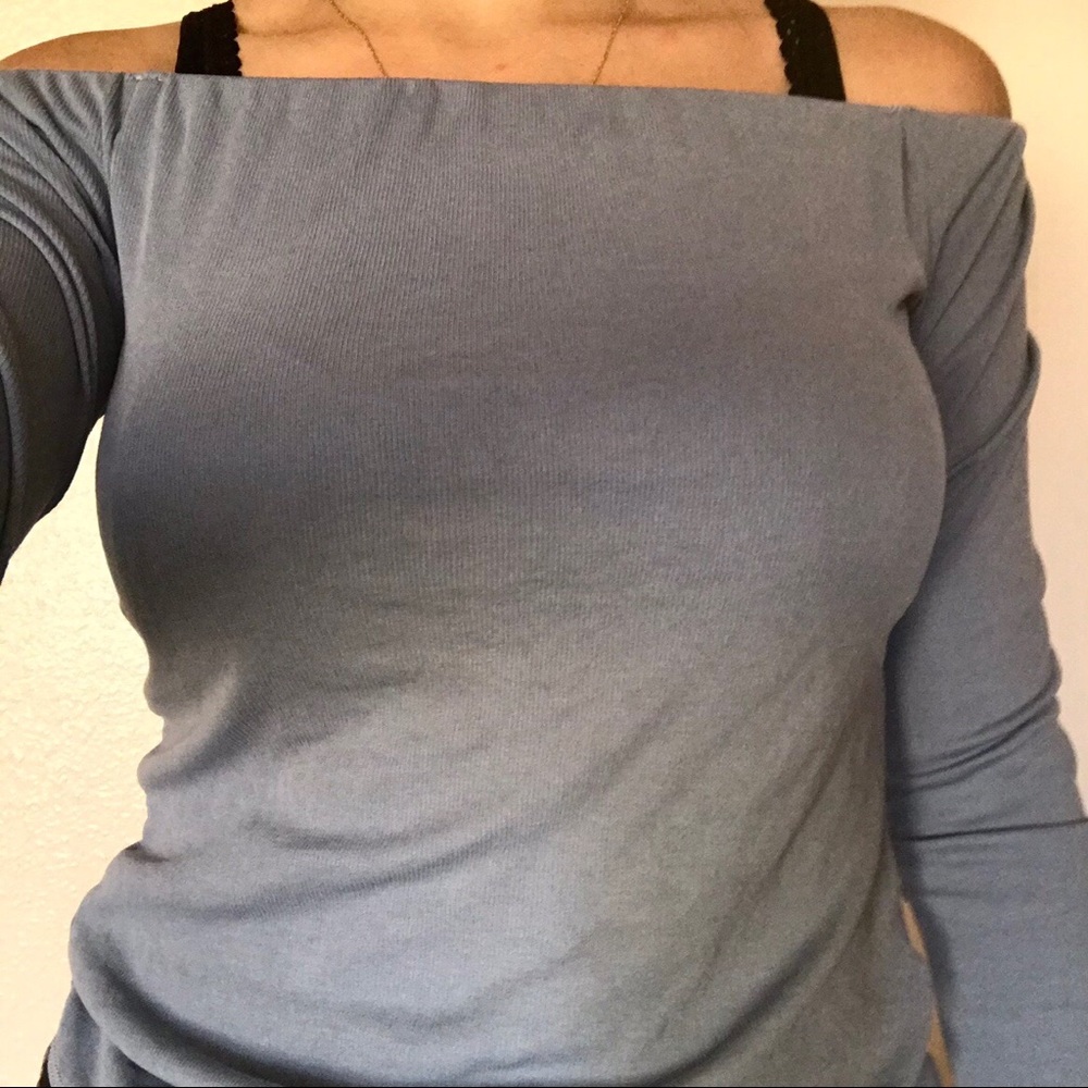 🦋 periwinkle off the shoulders log sleeve top🦋